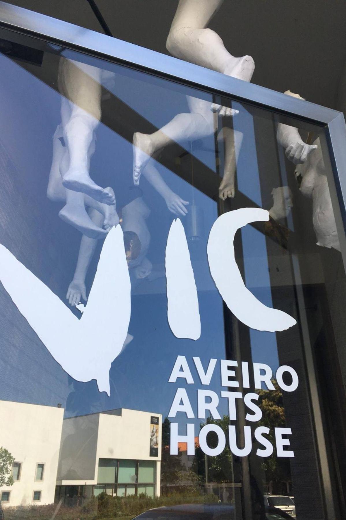Vic Aveiro Arts House Hotel ภายนอก รูปภาพ